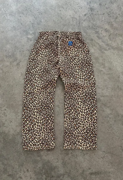 Chic Leopard Pullover